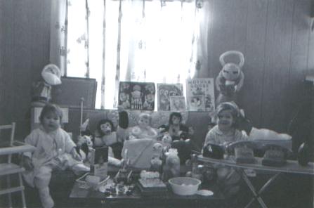 christmas_1963_003_kathy_sheri.jpg