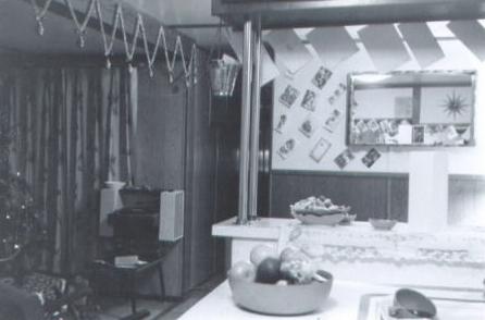 christmas_1963_004_kathy_sheri.jpg