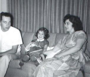 

dale_mary_lou_1961_001_lynette.jpg