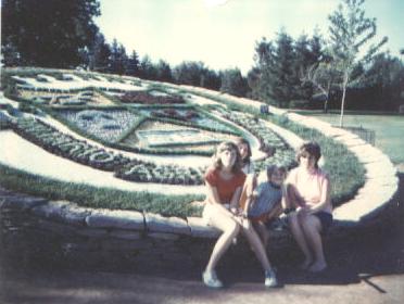 mary_lou_1974_001_kathy_sheri_david_canada.jpg