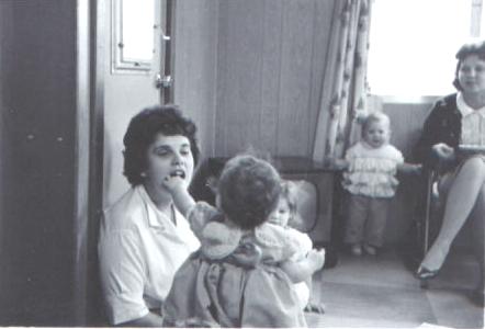 sheri_1st_birthday_1963_002_mary_lou.jpg